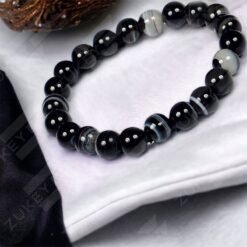Sulaimani Hakik Protects the wearer from evil eye and black magic